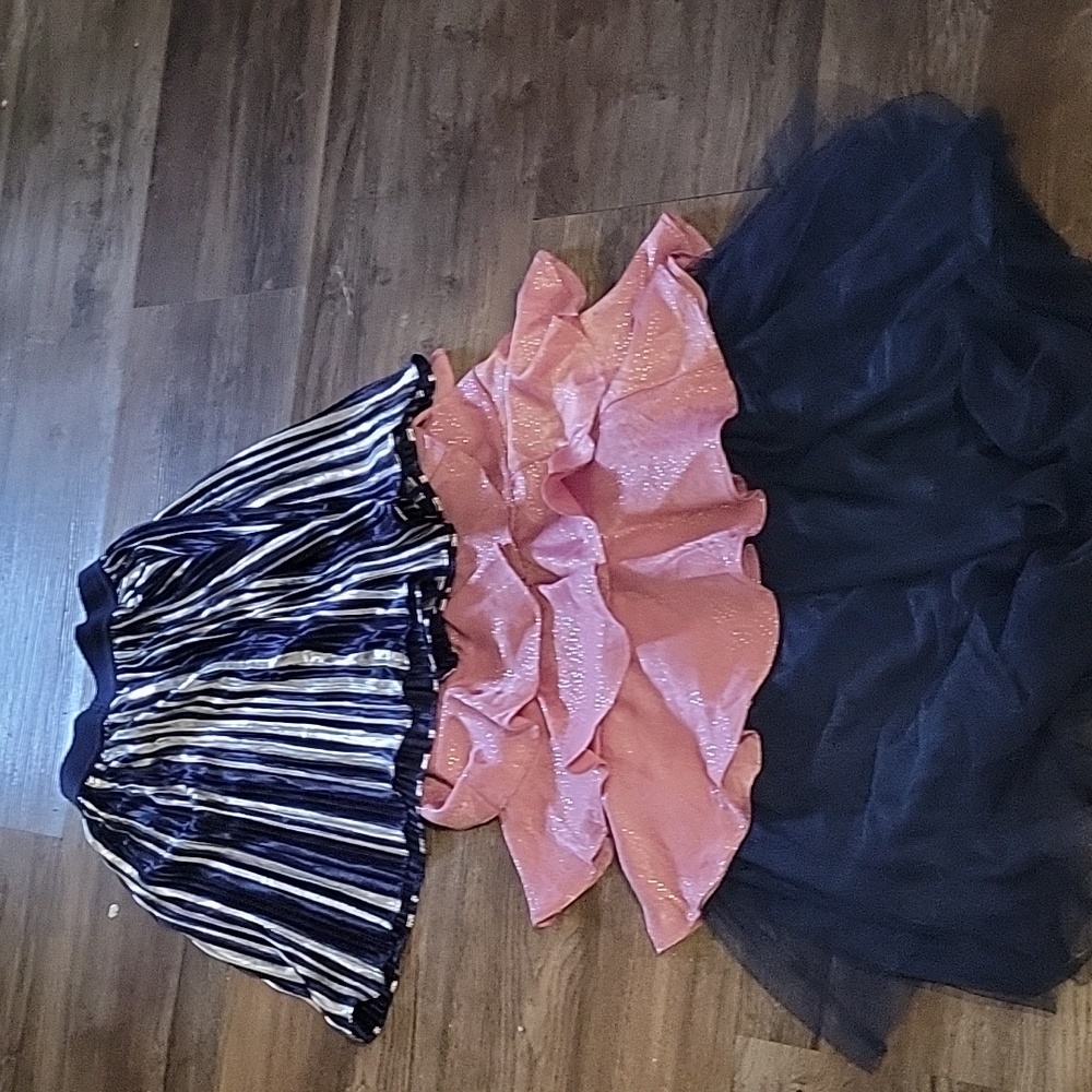 3 kid pik skirts